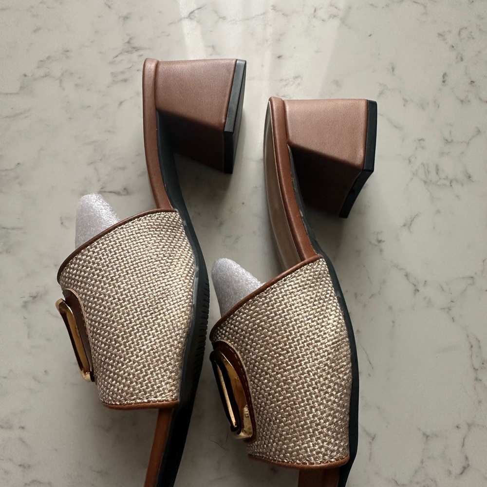 Linen Design Sandals - Picture 6 of 8